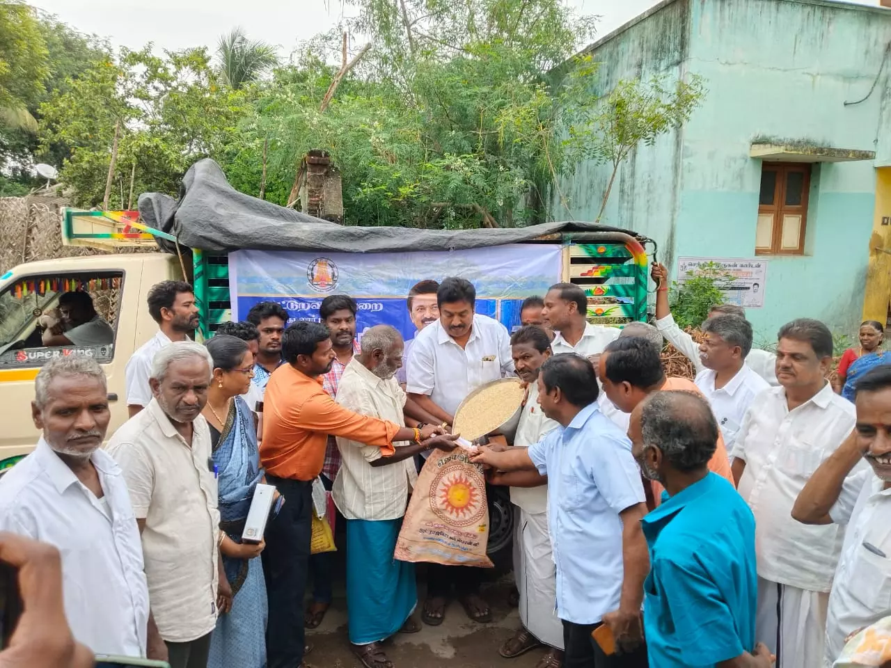 பாலூர்: தாயுமானவர் திட்டம் தொடங்கி வைப்பு