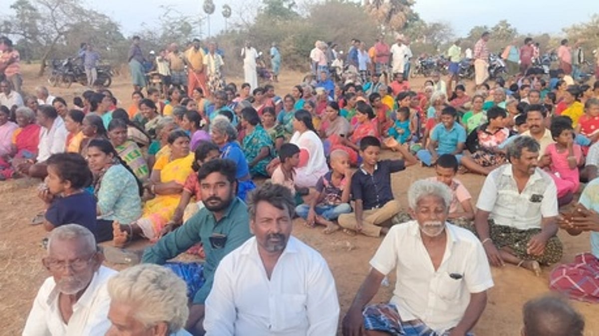 கள்ளம்புளி குளத்திற்கு குழாய் பதிக்கும் திட்டத்துக்கு எதிா்ப்பு