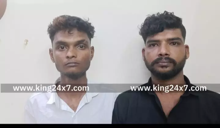 சங்கரன்கோவிலில் வாலிபரிடம் தங்க நகைகளை பறித்து கொலை மிரட்டல் விடுத்தவர்கள் கைது