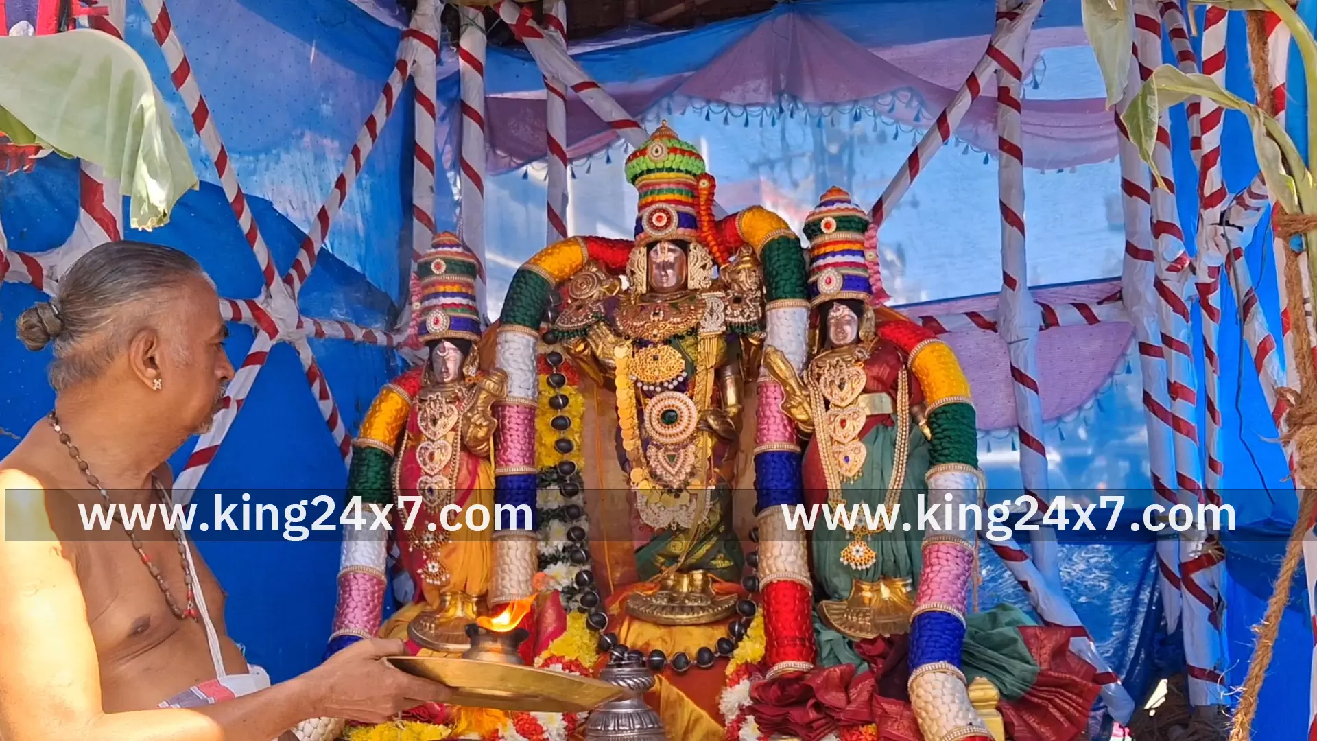 மதனகோபாலசாமி சப்பரத்தில் வீதி உலா மதனகோபாலசாமி சப்பரத்தில் வீதி உலா