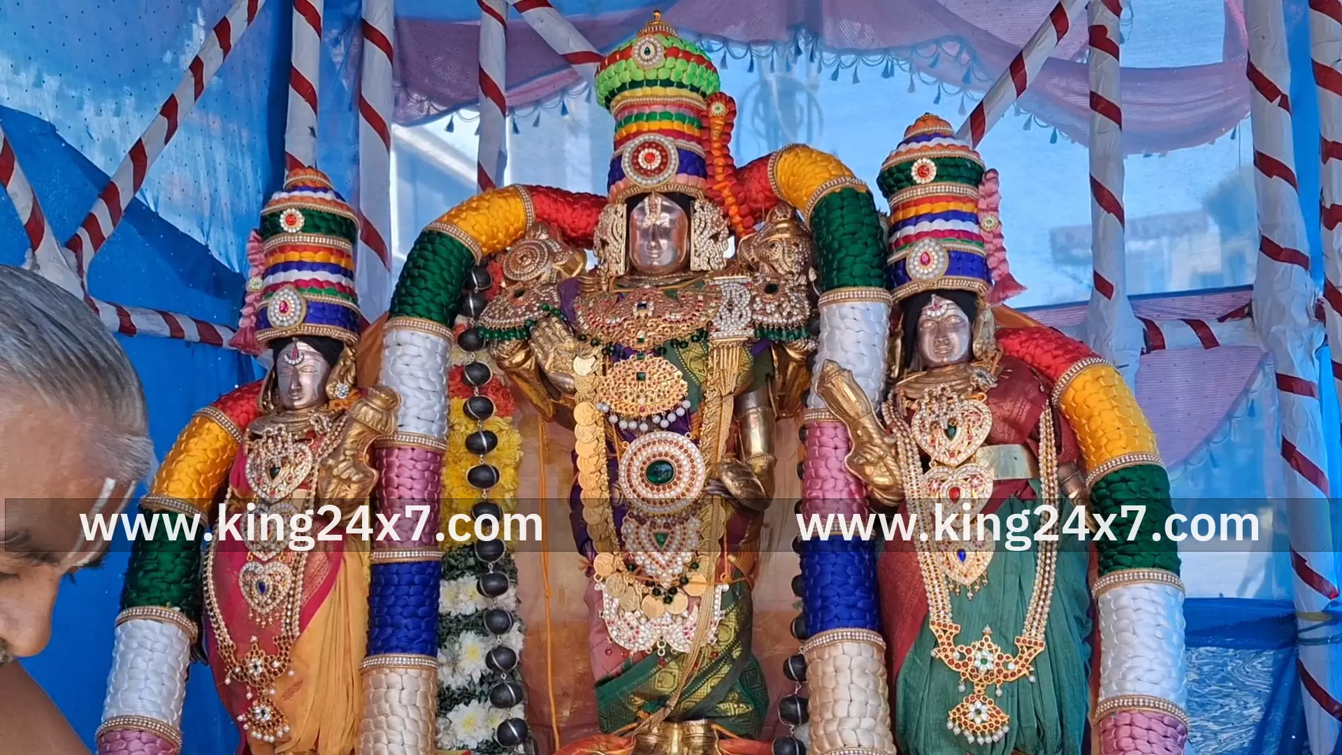 மதனகோபாலசாமி சப்பரத்தில் வீதி உலா மதனகோபாலசாமி சப்பரத்தில் வீதி உலா