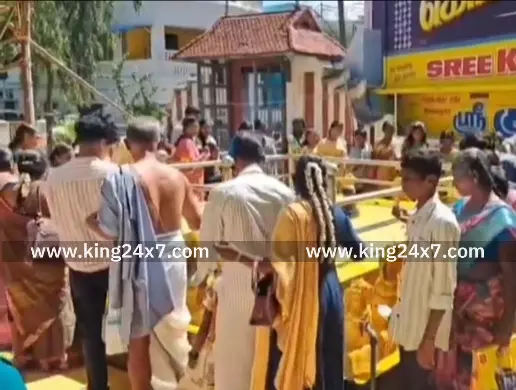 குமரி: நாகராஜா கோவிலில் குவிந்த பக்தர்கள் குமரி: நாகராஜா கோவிலில் குவிந்த பக்தர்கள்