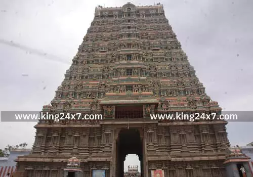 தென்காசி கோயிலில் பொருள்கள் திருட்டு:5 போ் மீது வழக்கு