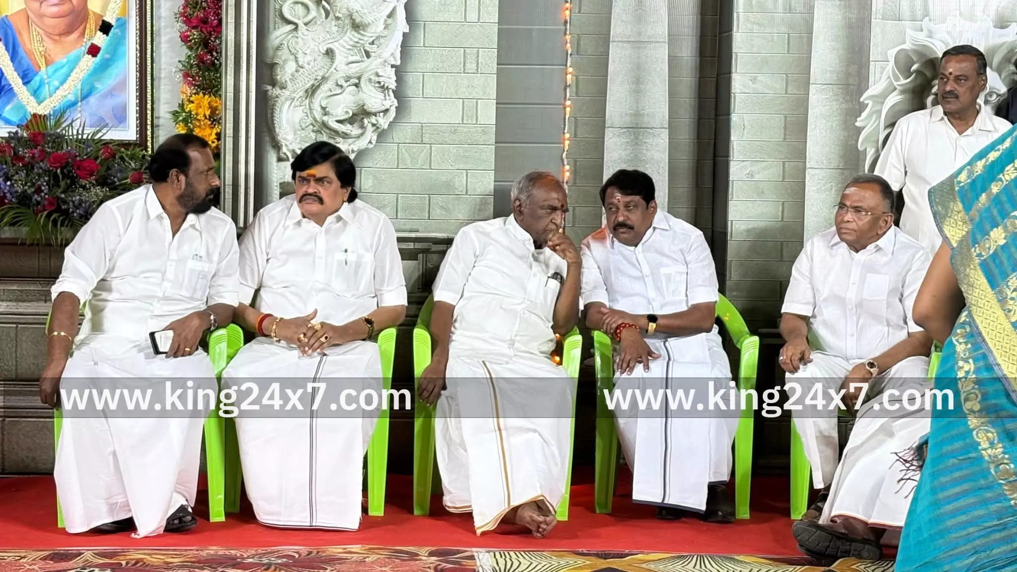 உதயகுமார் தாயாரின் திருவுருவப்படம் திறந்து வைப்பு