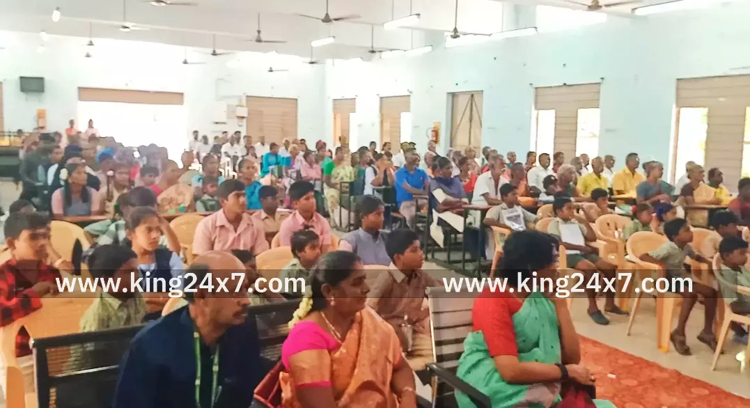 கரூர்-அன்புக்கரங்கள் திட்டம் காணொளி காட்சியில் துவக்கி வைத்த முதலமைச்சர். கரூர்-அன்புக்கரங்கள் திட்டம் காணொளி காட்சியில் துவக்கி வைத்த முதலமைச்சர்.