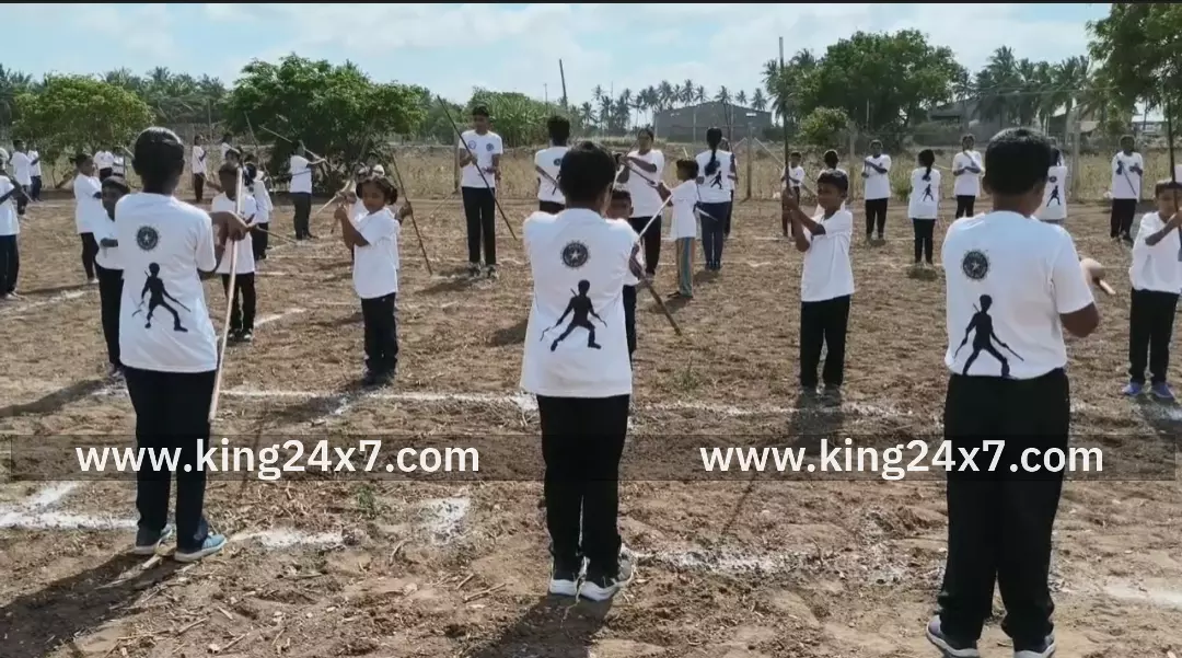 கோவை மாணவர்கள் சிலம்பாட்டத்தில் உலக சாதனை ! கோவை மாணவர்கள் சிலம்பாட்டத்தில் உலக சாதனை !