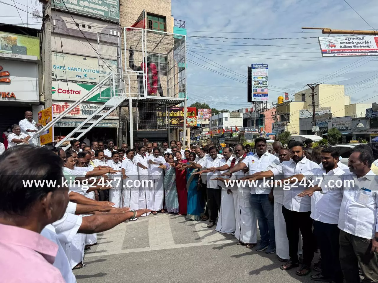 திமுக சார்பில் அண்ணா பிறந்தநாள் கொண்டாட்டம் திமுக சார்பில் அண்ணா பிறந்தநாள் கொண்டாட்டம்