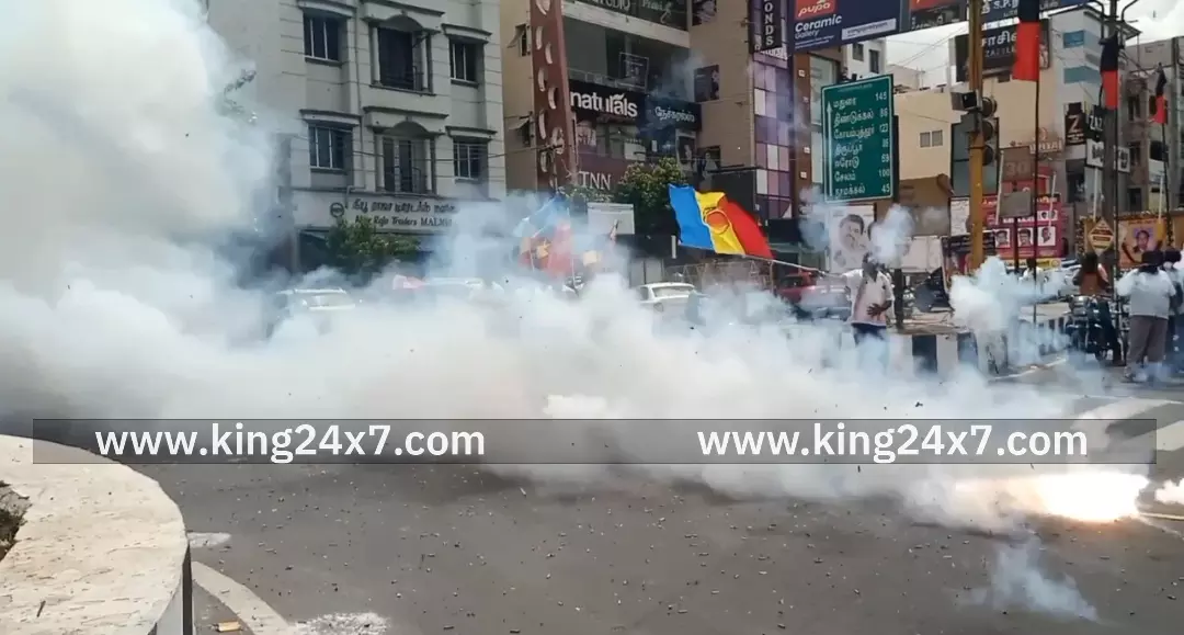 அன்புமணி ராமதாஸ்- தேர்தல் ஆணையம் அங்கீகாரம்.கரூரில் பாமகவினர் பட்டாசு வெடித்து இனிப்புகள் வழங்கி கொண்டாட்டம். அன்புமணி ராமதாஸ்- தேர்தல் ஆணையம் அங்கீகாரம்.கரூரில் பாமகவினர் பட்டாசு வெடித்து இனிப்புகள் வழங்கி கொண்டாட்டம்.