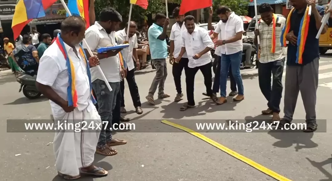 அன்புமணி ராமதாஸ்- தேர்தல் ஆணையம் அங்கீகாரம்.கரூரில் பாமகவினர் பட்டாசு வெடித்து இனிப்புகள் வழங்கி கொண்டாட்டம். அன்புமணி ராமதாஸ்- தேர்தல் ஆணையம் அங்கீகாரம்.கரூரில் பாமகவினர் பட்டாசு வெடித்து இனிப்புகள் வழங்கி கொண்டாட்டம்.