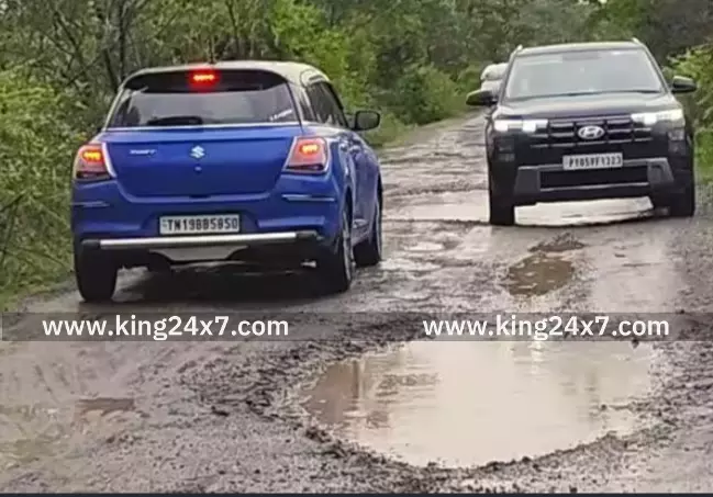 சிறுகுன்றம் சாலையை சீரமைக்க வேண்டுமென, வாகன ஓட்டிகள் கோரிக்கை