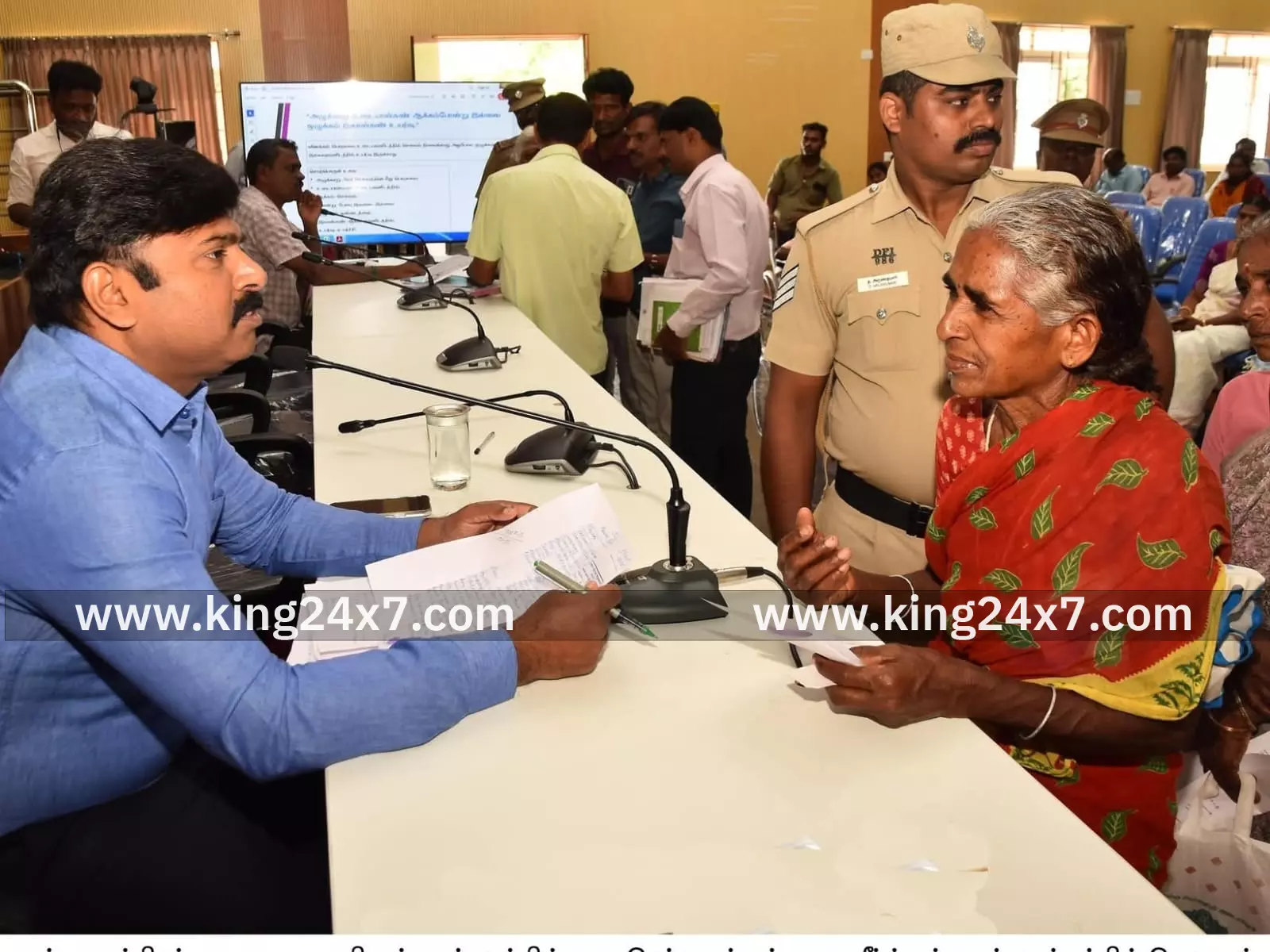 ஆட்சியர் தலைமையில் மக்கள் குறைதீர் நாள் கூட்டம்