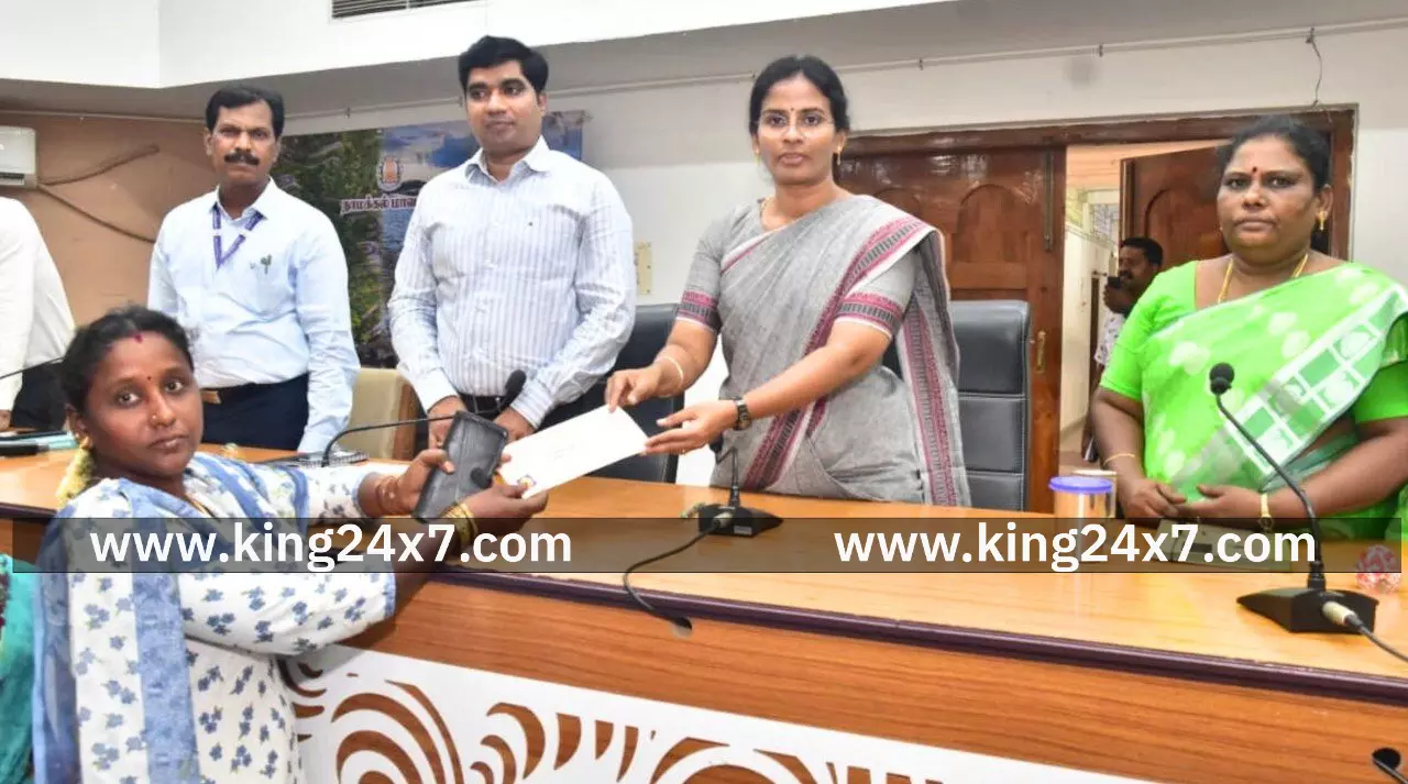 மக்கள் குறைதீர்க்கும் நாள் கூட்டத்தில் பங்கேற்ற மாவட்ட ஆட்சியர். மக்கள் குறைதீர்க்கும் நாள் கூட்டத்தில் பங்கேற்ற மாவட்ட ஆட்சியர்.