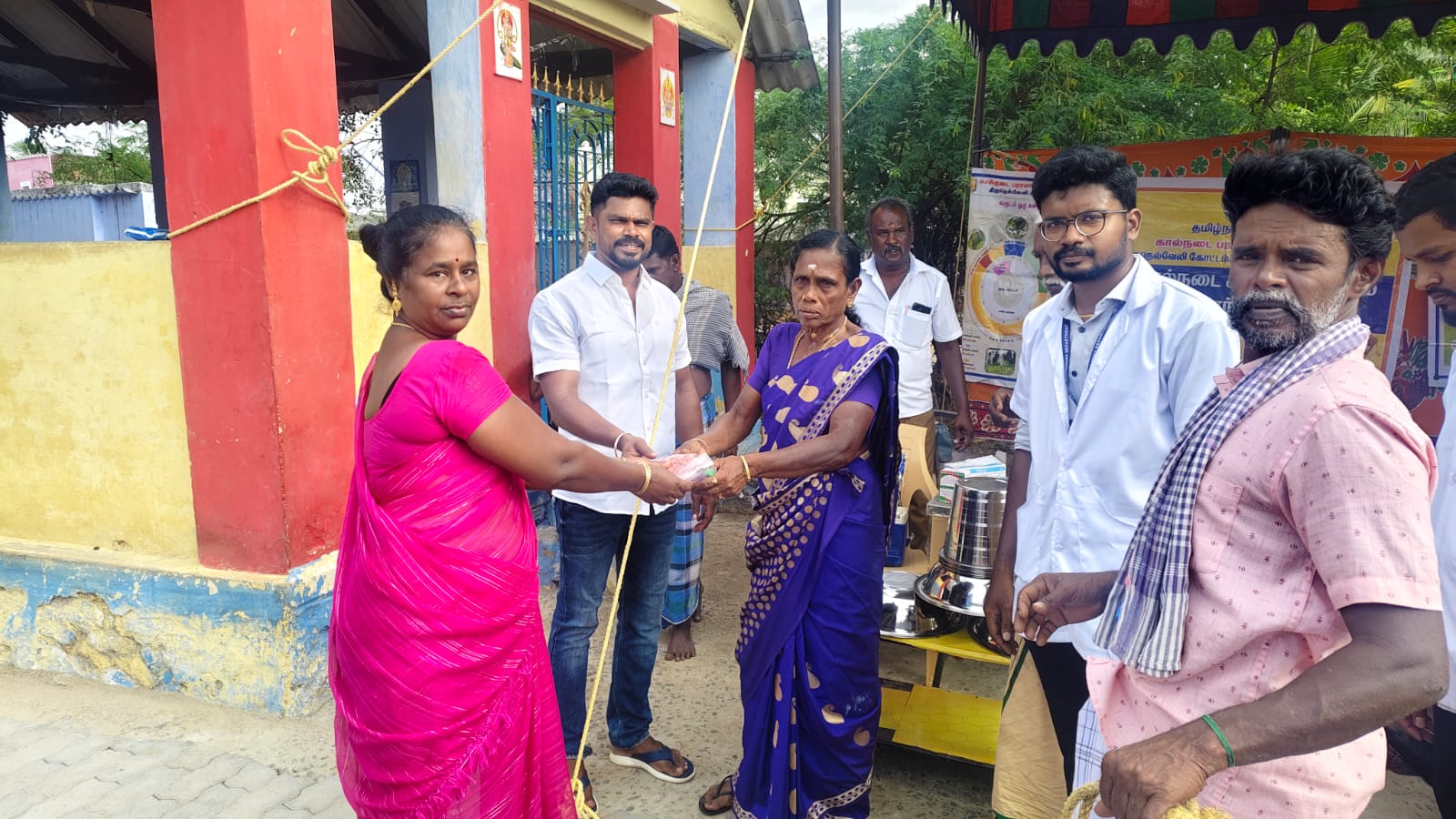 சிறப்பு கால்நடை சுகாதார மற்றும் விழிப்புணர்வு முகாம்