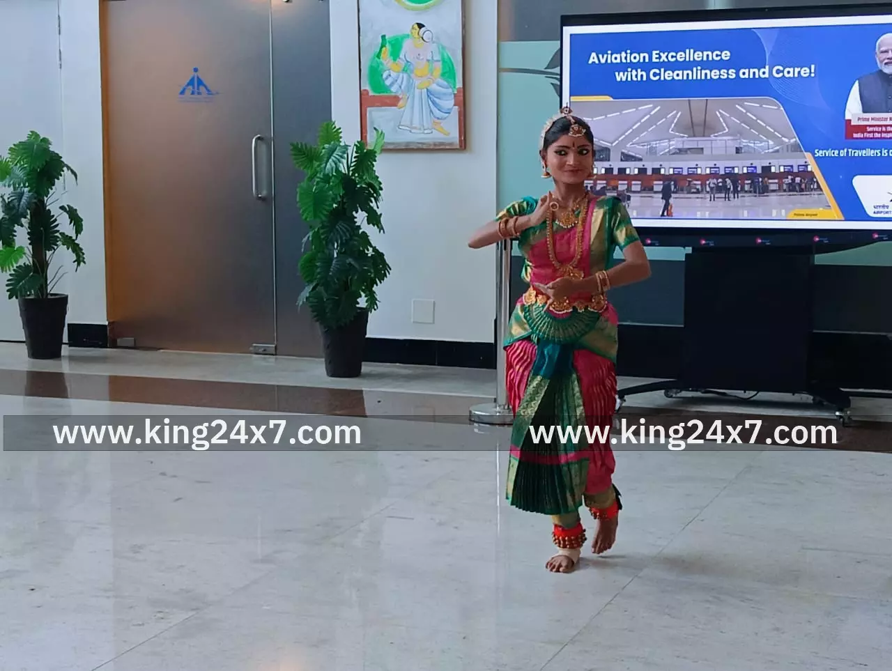 விமான பயணிகளின் சேவை தினம் கொண்டாட்டம்