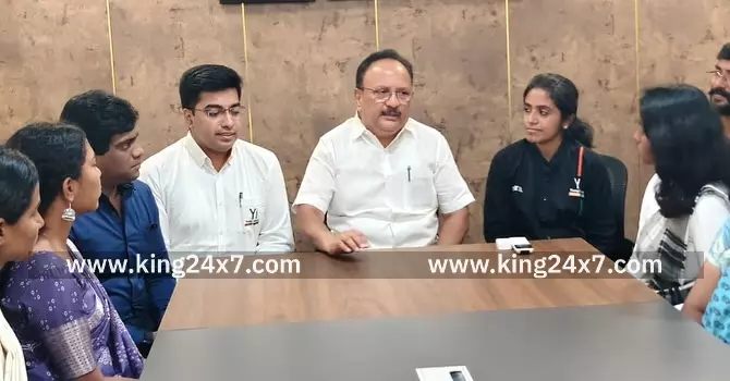 கோவை எம்.பி.யுடன் முதல்முறையாக மாணவர்கள் Internship ! கோவை எம்.பி.யுடன் முதல்முறையாக மாணவர்கள் Internship !