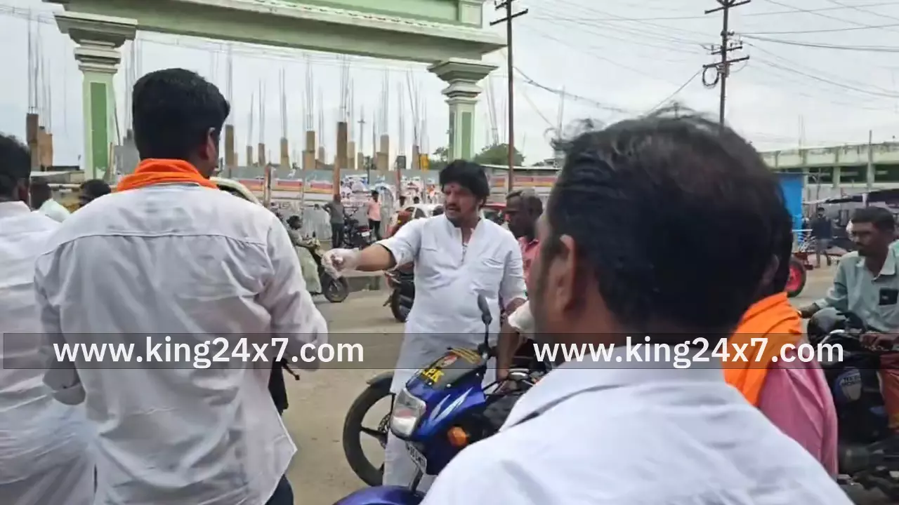 புதுக்கோட்டையில் பாஜகவினர் இனிப்பு வழங்கி கொண்டாட்டம் புதுக்கோட்டையில் பாஜகவினர் இனிப்பு வழங்கி கொண்டாட்டம்