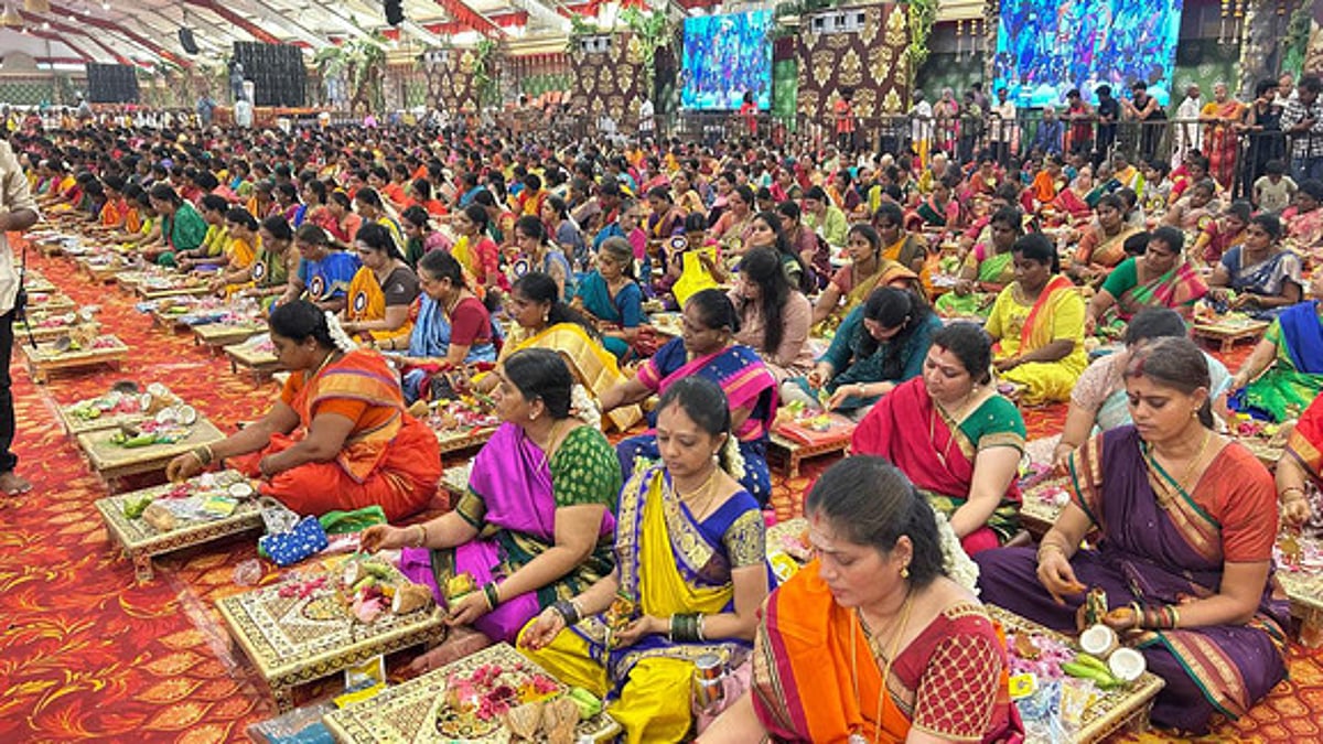 திருவண்ணாமலை கிரிவலப் பாதை சந்தைமேடு மைதானத்தில் வேத ஆகம தேவார ஆன்மிக கலாசார மாநாடு.