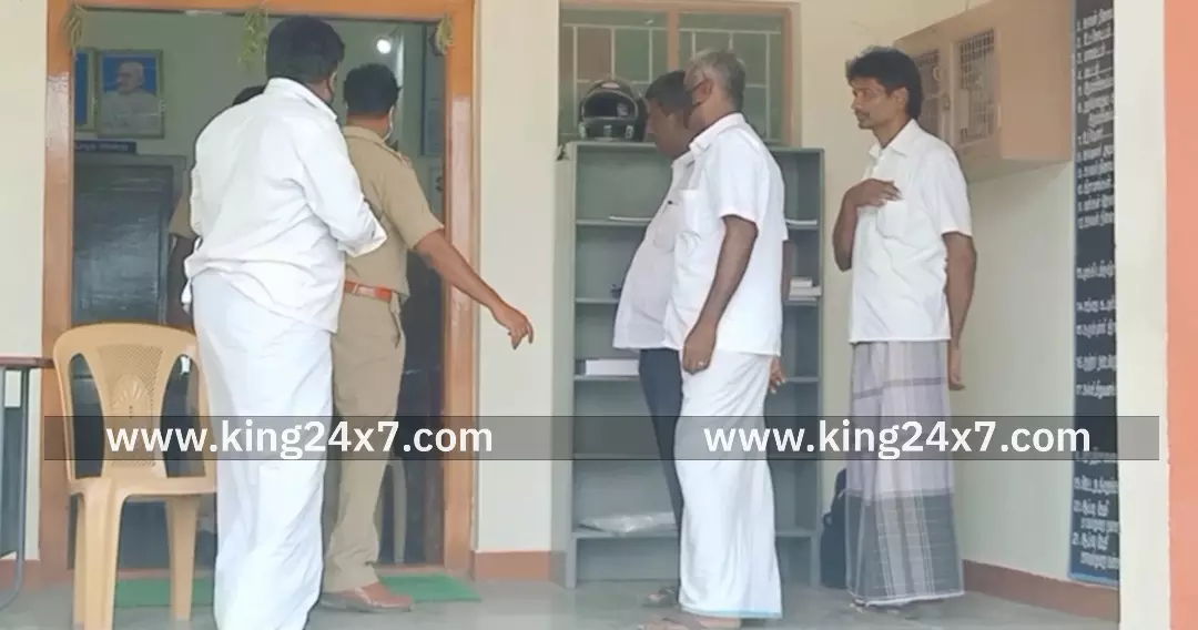 ஆண்டிப்பட்டி காலனி மதுவால் வந்த வினை. வயிற்று வலியால் அவதிபட்ட பெண் விஷம் குடித்து தற்கொலை. ஆண்டிப்பட்டி காலனி மதுவால் வந்த வினை. வயிற்று வலியால் அவதிபட்ட பெண் விஷம் குடித்து தற்கொலை.