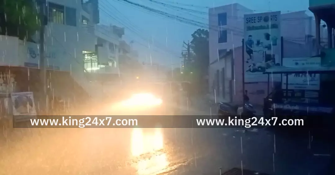 கரூரில் 208.90 மில்லி மீட்டர் மழை அளவு பதிவு. மாவட்ட நிர்வாகம் அறிவிப்பு. கரூரில் 208.90 மில்லி மீட்டர் மழை அளவு பதிவு. மாவட்ட நிர்வாகம் அறிவிப்பு.