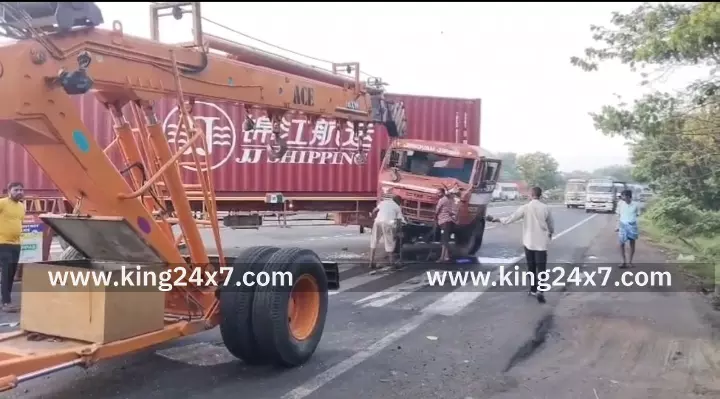 மதுராந்தகம் அருகே  தேசிய நெடுஞ்சாலையில் மூன்று இடங்களில் ஏற்பட்ட விபத்து