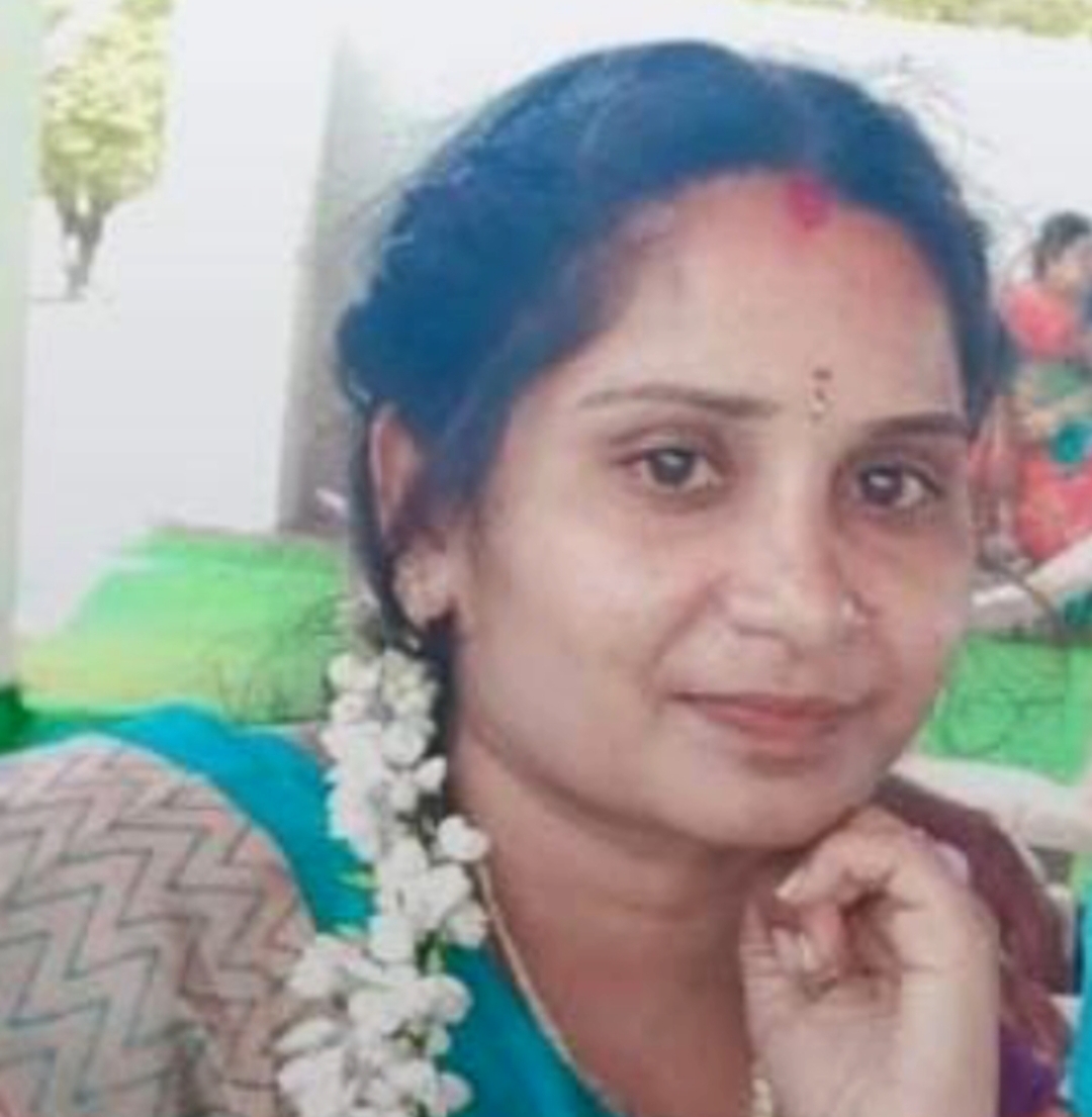 கரூர்-பேருந்து டூவீலர் மீது மோதி 7 மாத கர்ப்பமாக இருந்த பெண் உயிரிழப்பு: கரூர்-பேருந்து டூவீலர் மீது மோதி 7 மாத கர்ப்பமாக இருந்த பெண் உயிரிழப்பு: