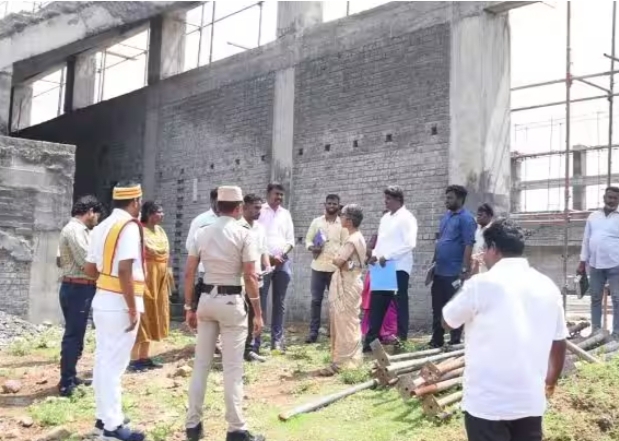 மாவட்ட விளையாட்டு வளாக கட்டுமான பணியை விரைந்து முடிக்க கலெக்டர் உத்தரவு மாவட்ட விளையாட்டு வளாக கட்டுமான பணியை விரைந்து முடிக்க கலெக்டர் உத்தரவு