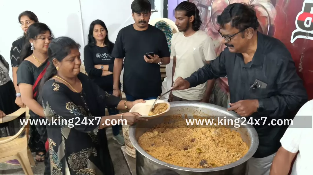கோவை காந்திபுரத்தில் பெரியார் பிறந்தநாளில் பீப் பிரியாணி விருந்து! கோவை காந்திபுரத்தில் பெரியார் பிறந்தநாளில் பீப் பிரியாணி விருந்து!