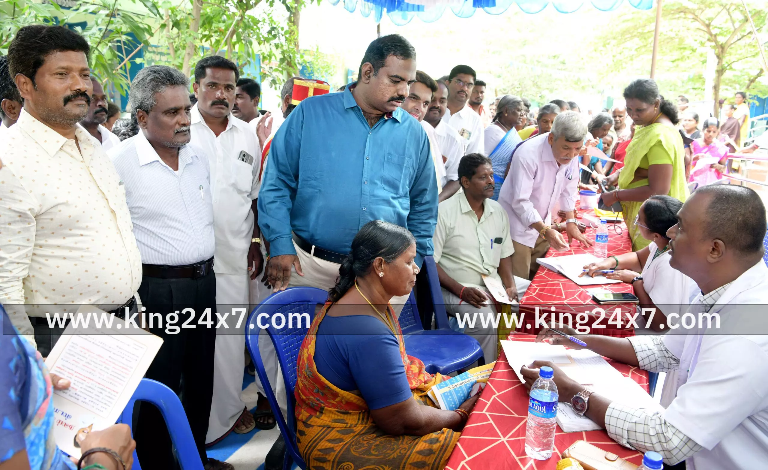 காவேரிப்பட்டிணம்: உங்களுடன் ஸ்டாலின் திட்ட முகாமை பார்வையிட்ட ஆட்சியர். காவேரிப்பட்டிணம்: உங்களுடன் ஸ்டாலின் திட்ட முகாமை பார்வையிட்ட ஆட்சியர்.