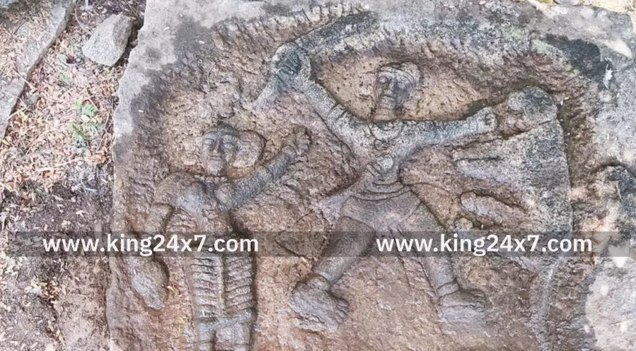 கிருஷ்ணகிரி அருகே 12-ம் நூற்றாண்டு நடுகல் கண்பிடிப்பு.