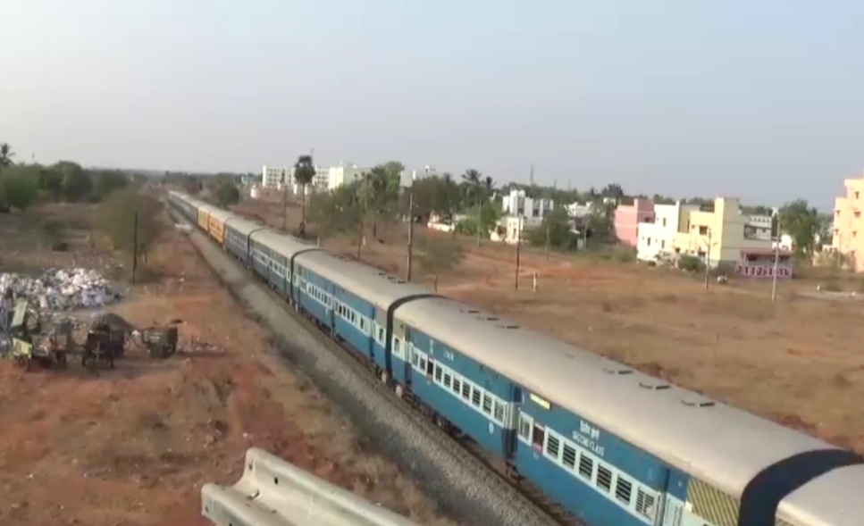 சேலத்தில் சிக்னலிங் தொடர்பான பணிகள் நடைபெறுவதால் ரயில் சேவையில் மாற்றம்.