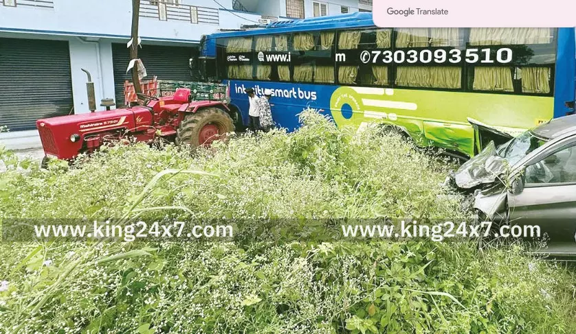 சூளகிரி அருகே ஆம்னி பஸ் மோதி கார், டிராக்டர்,டூவீலர் சேதம். சூளகிரி அருகே ஆம்னி பஸ் மோதி கார், டிராக்டர்,டூவீலர் சேதம்.