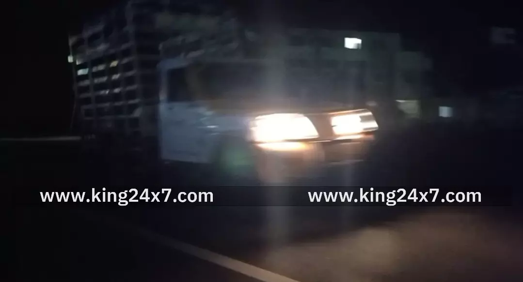 தடா கோவில் பிரிவில் லாரி மீது டாட்டா ஏஸ் வாகனம் மோதி விபத்து. ஒருவர் படுகாயம்.