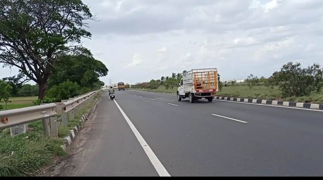 தடா கோவில் பிரிவில் லாரி மீது டாட்டா ஏஸ் வாகனம் மோதி விபத்து. ஒருவர் படுகாயம்.