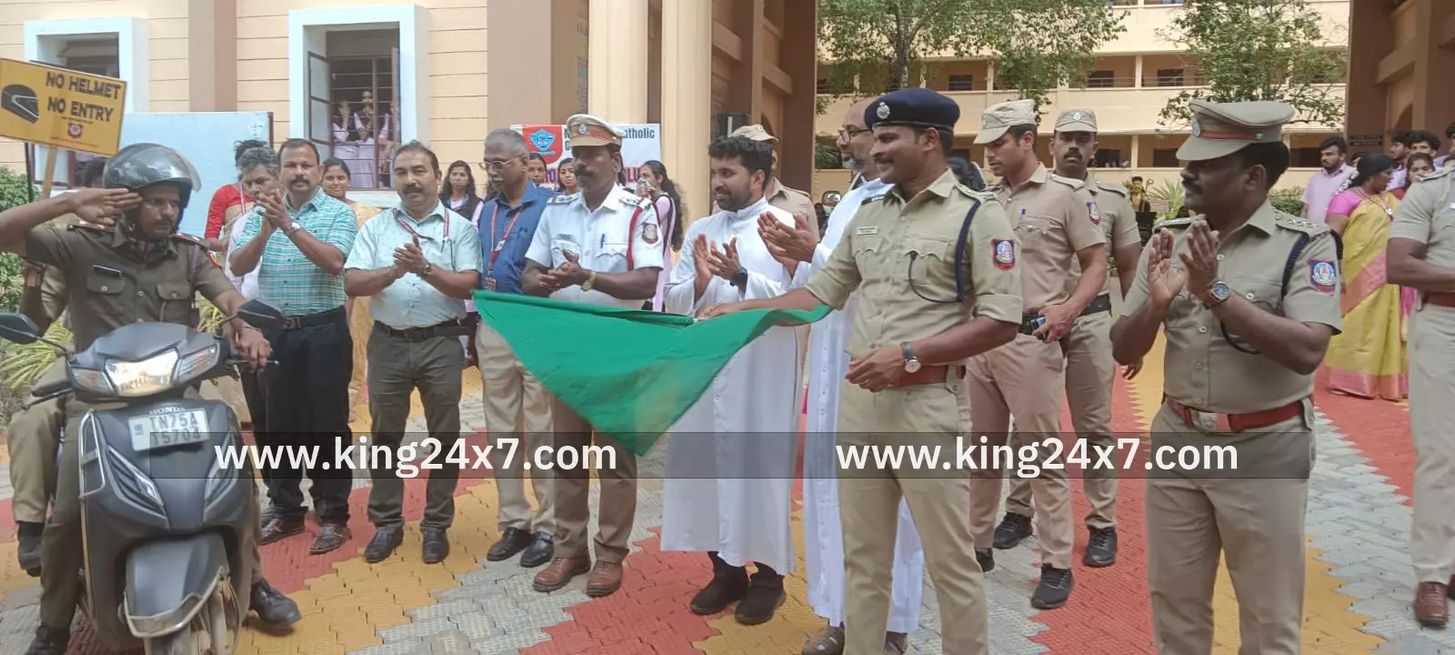   கல்லூரியில் சாலை பாதுகாப்பு கிளப் துவக்கம்