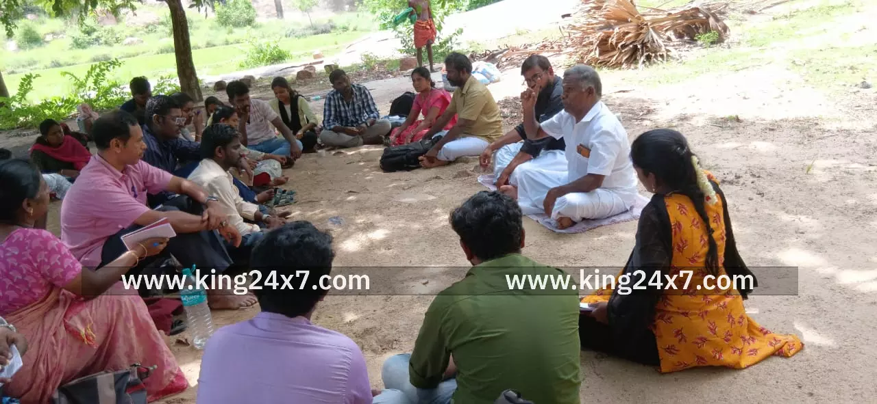 அரிட்டாபட்டியை பார்வையிட்ட கல்லூரி மாணவர்கள்