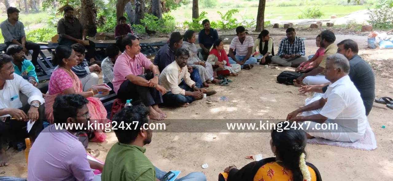 அரிட்டாபட்டியை பார்வையிட்ட கல்லூரி மாணவர்கள் அரிட்டாபட்டியை பார்வையிட்ட கல்லூரி மாணவர்கள்