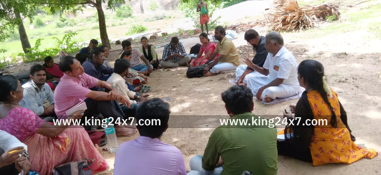 அரிட்டாபட்டியை பார்வையிட்ட கல்லூரி மாணவர்கள் அரிட்டாபட்டியை பார்வையிட்ட கல்லூரி மாணவர்கள்