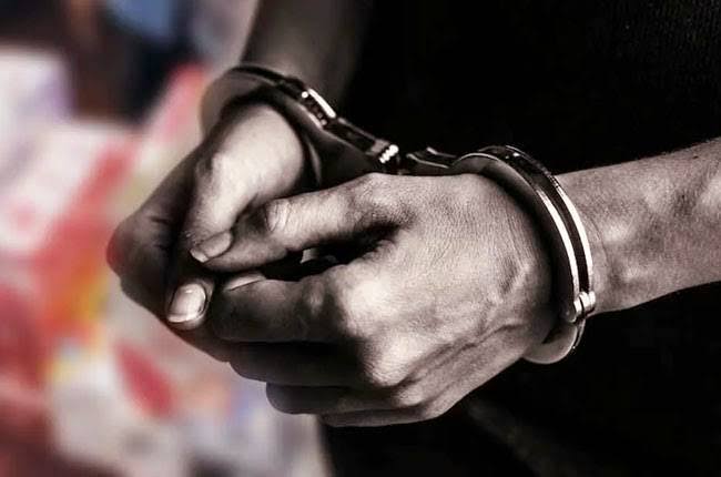 சொத்து தகராறில் வியாபாரி அடித்துக் கொலை: சகோதரா் கைது