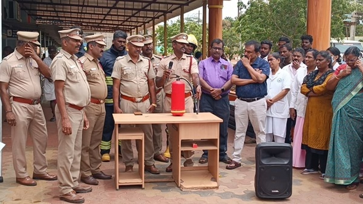 தென்காசி அரசு மருத்துவமனையில் விபத்து கால மீட்பு பயிற்சி