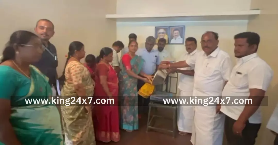 அரவக்குறிச்சி-ரூ.537.44 லட்சம் மதிப்பில் பல்வேறு பணிகளை எம்எல்ஏ துவக்கி வைத்தார். அரவக்குறிச்சி-ரூ.537.44 லட்சம் மதிப்பில் பல்வேறு பணிகளை எம்எல்ஏ துவக்கி வைத்தார்.