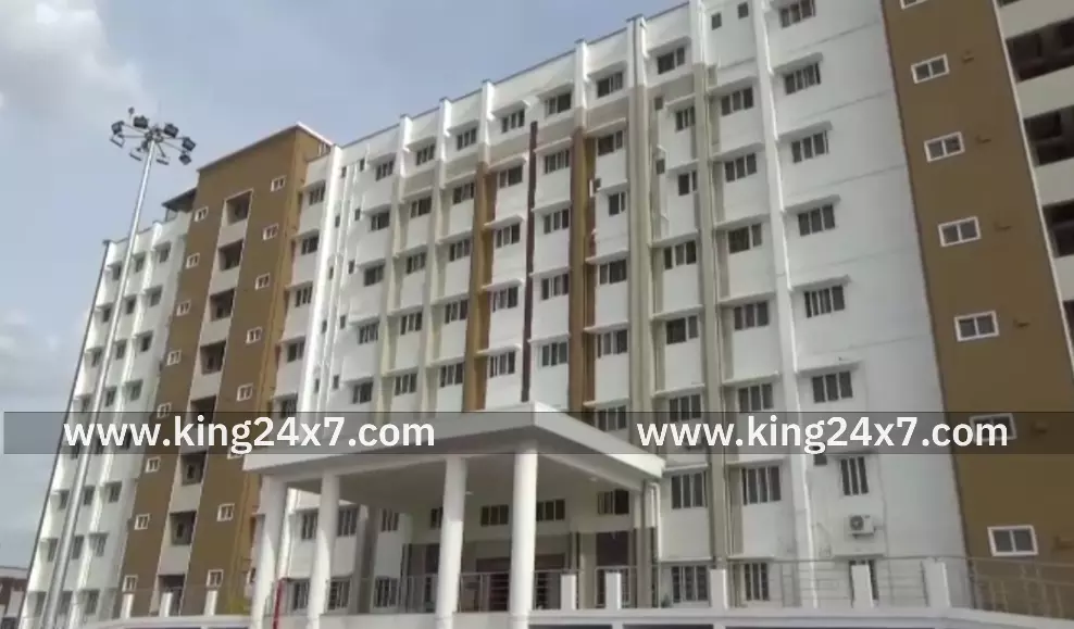 உப்பிடமங்கலம்- சாலையை கடக்க முயன்ற மூதாட்டி மீது டூவீலர் மோதி விபத்து. உப்பிடமங்கலம்- சாலையை கடக்க முயன்ற மூதாட்டி மீது டூவீலர் மோதி விபத்து.