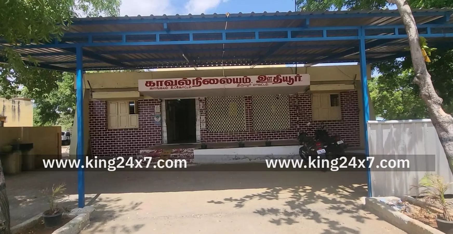 விவசாயி வீட்டின் மேற்கூைரயை பிரித்து பணம், நகை திருட்டு