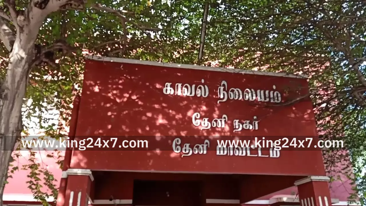 தேனிஆட்டோ கவிழ்ந்த விபத்தில் தாய் மகள் படுகாயம் தேனிஆட்டோ கவிழ்ந்த விபத்தில் தாய் மகள் படுகாயம்