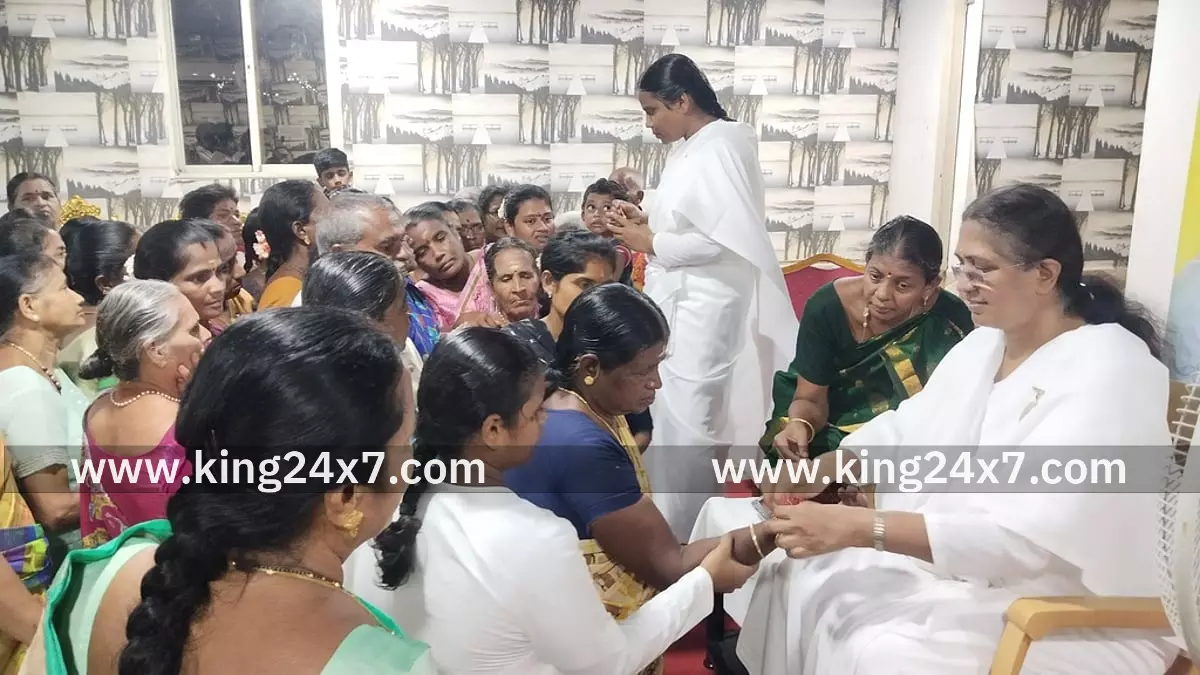 வந்தவாசி தேரடியில் உள்ள தனியாா் அரங்கில் ரக்சா பந்தன் விழா. வந்தவாசி தேரடியில் உள்ள தனியாா் அரங்கில் ரக்சா பந்தன் விழா.