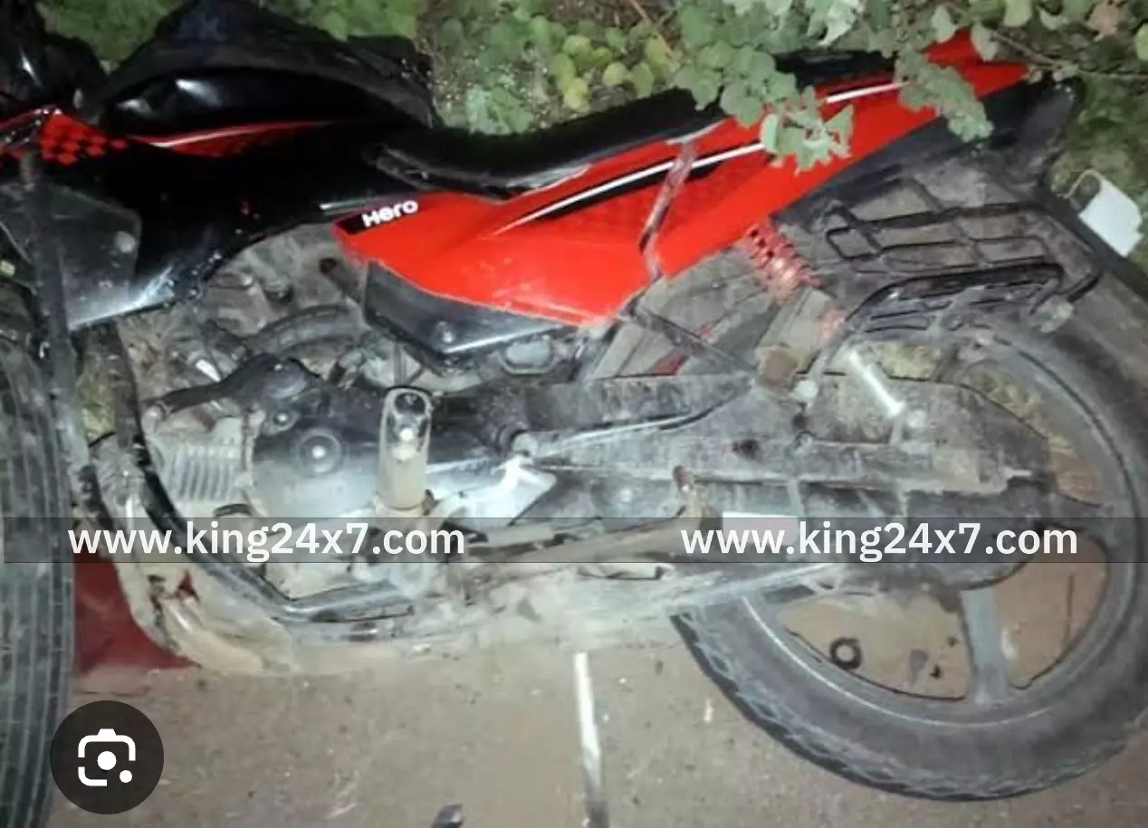 டூவீலர்கள் நேருக்கு நேர் மோதியதில் கூலித்தொழிலாளி படுகாயம் ஒருவர் கைது