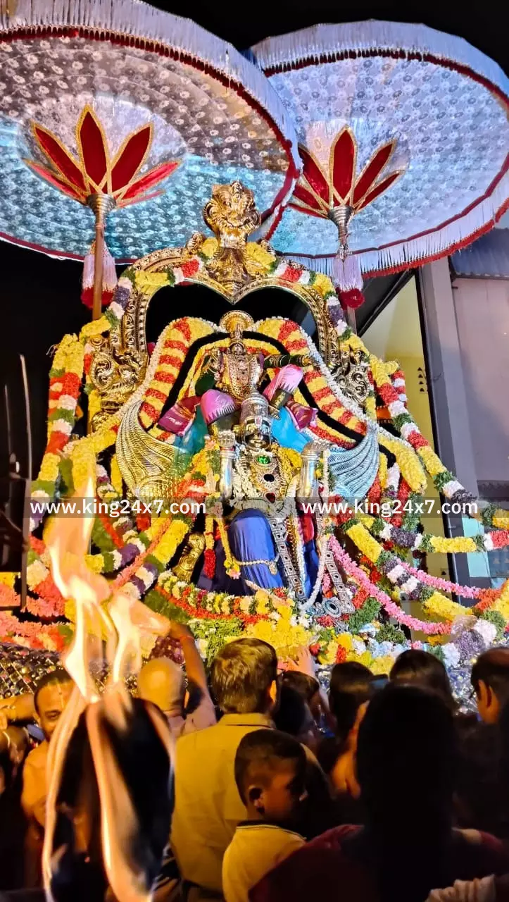 தென்னாங்கூர் பாண்டுரங்கன் ஆலய புரட்டாசி முதல் சனிக்கிழமையை முன்னிட்டு  கருட சேவை வைபவம் காலை முதலே பல்வேறு சிறப்பு பூஜைகள் நடைபெற்றன.