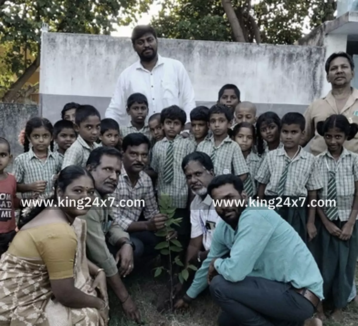 வெண்குன்றம் ஊராட்சி ஒன்றிய தொடக்கப் பள்ளியில் உலக ஓசோன் பாதுகாப்பு தின நிகழ்ச்சி.