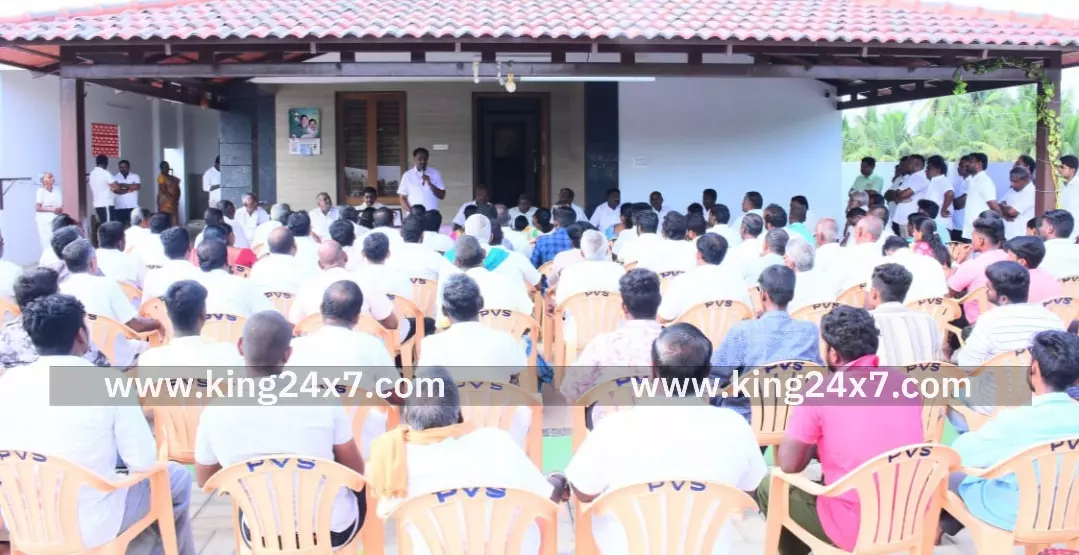 கரூர் -எடப்பாடியார் கரூர் வருகைக்காக எம் ஆர் வி தலைமையில் ஏற்பாடு. கரூர் -எடப்பாடியார் கரூர் வருகைக்காக எம் ஆர் வி தலைமையில் ஏற்பாடு.