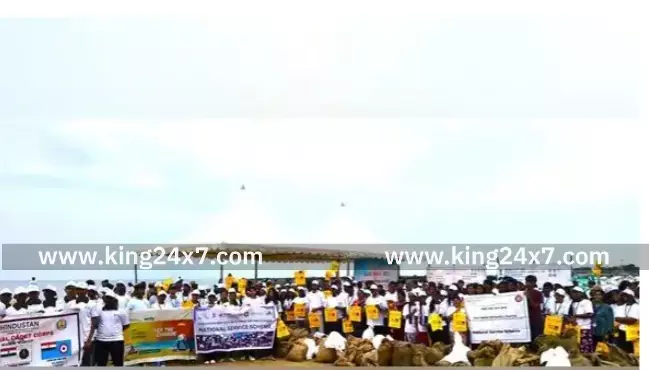 சர்வதேச கடற்கரை துாய்மை தினத்தையொட்டி, நேற்று துாய்மை பணி