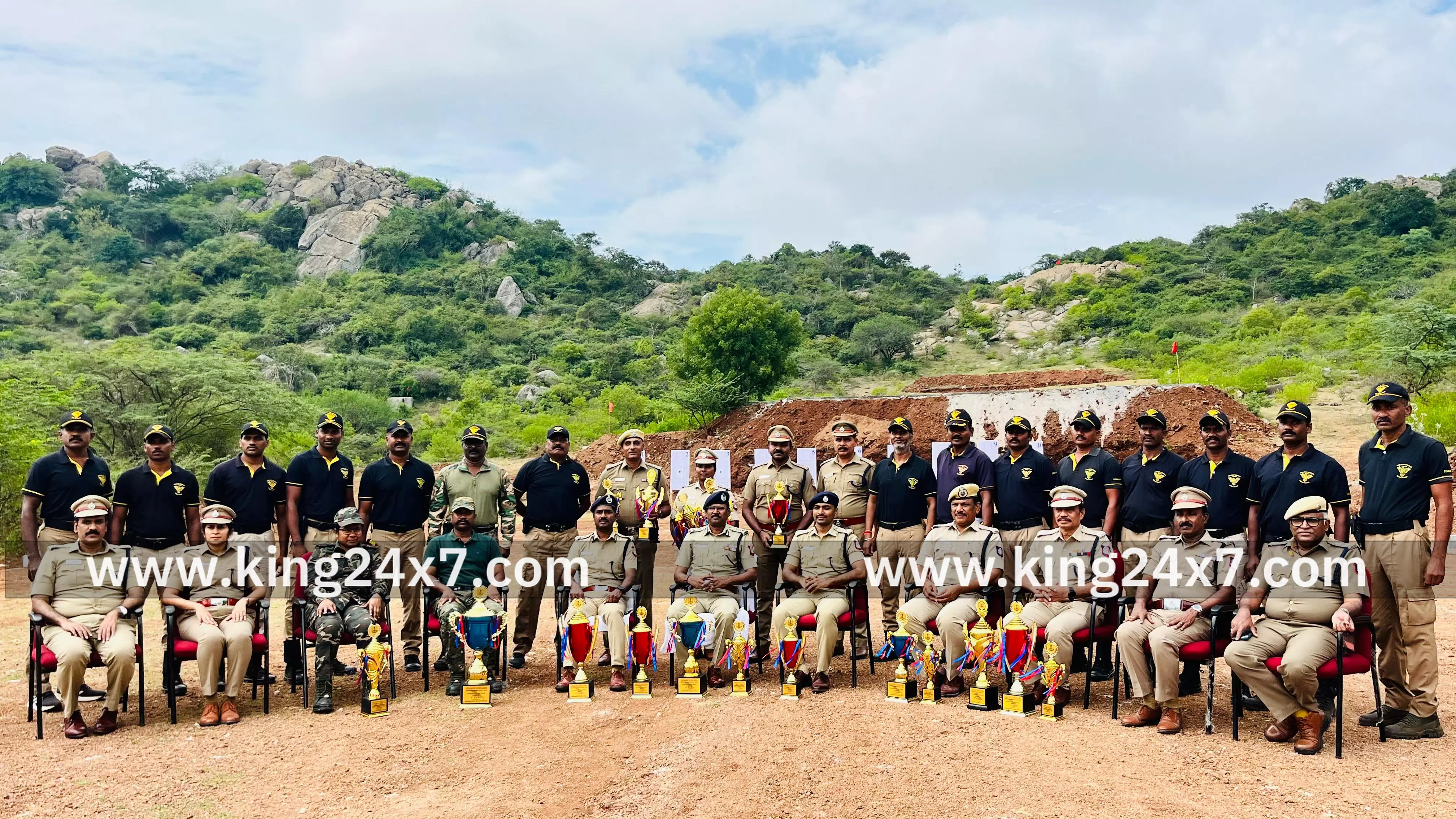 மேற்கு மண்டல காவல் துறை உயர் அதிகாரிகளுக்கான துப்பாக்கி சுடும் போட்டி ! மேற்கு மண்டல காவல் துறை உயர் அதிகாரிகளுக்கான துப்பாக்கி சுடும் போட்டி !